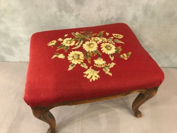 Louis XV style stool in beech wood covered with a tapestry of 20th century flowers