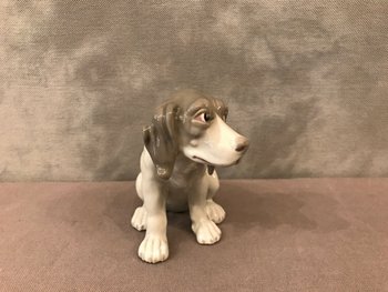 Lovely little dog in Copenhagen porcelain, late 19th century