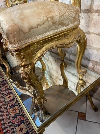 PAIR OF VENETIAN CHAIRS IN GILDED WOOD