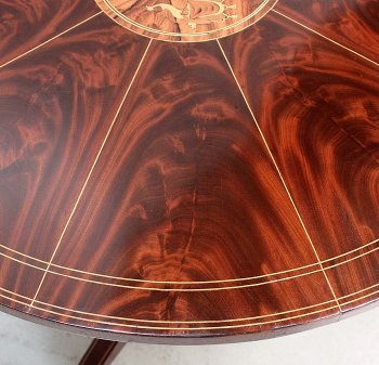 Pedestal table in mahogany burl veneer and marquetry, Charles X period - Early 19th century