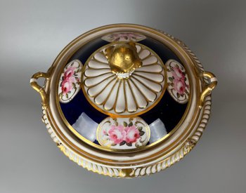 Magnifico dispenser di frutta a forma di campagna di Chamberlain Worcester (Royal Worcester) del 1810-20 circa.