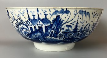 Eine große c.1790 Perlware Chinoiserie bemalte Punschschale. Möglicherweise Liverpool.