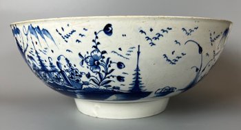 Eine große c.1790 Perlware Chinoiserie bemalte Punschschale. Möglicherweise Liverpool.