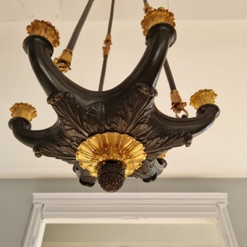 Epoca Impero, Stupendo Lampadario In Stile Antico Con Teste Di Chimere.