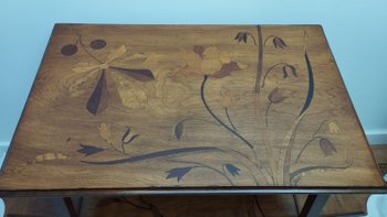 Table of living room with flaps in marquetry in the Gallé taste