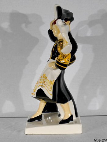 Earthenware " Couple of Bigouden Dancers ", by R.Micheau-Vernez, Manufacture Henriot Quimper - Mid 20th century