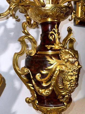 Very Important Garniture in Griotte marble, chased bronze and gold, Napoleon III period