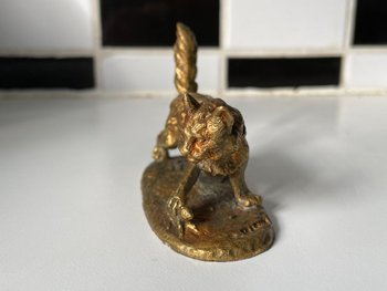 Small bronze Cat Fratin