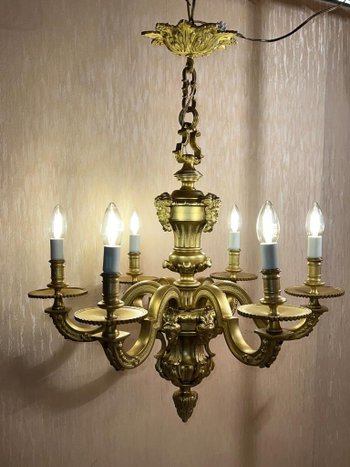 Lustre En Bronze Doré de style renaissance XIXème décor têtes de Mascaron