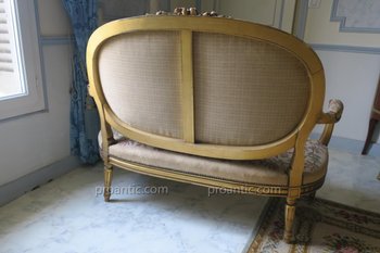 Wohnzimmer aus geschnitztem und vergoldetem Holz im Louis XVI-Stil im Napoleon-III-Stil