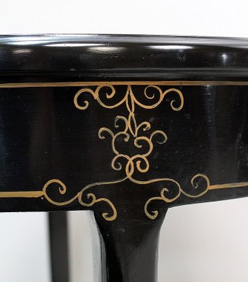 Small Round Asian Table in Black Lacquered Wood - XXth