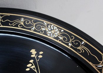 Small Round Asian Table in Black Lacquered Wood - XXth