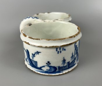 Une rare tasse à café à motif Worcester "Gazebo" du milieu du XVIIIe siècle c1755-9