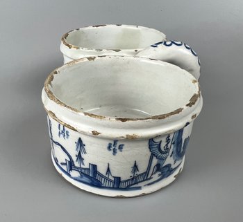 Une rare tasse à café à motif Worcester "Gazebo" du milieu du XVIIIe siècle c1755-9