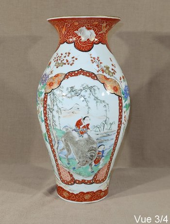 Grand Vase en Porcelaine Japonaise – Fin XIXe