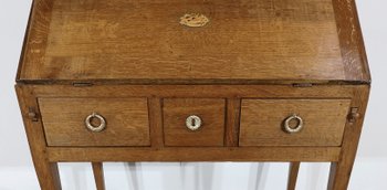 Kleines Bureau de Pente aus Eiche im Directoire-Stil - 2. Teil des 19. Jahrhunderts