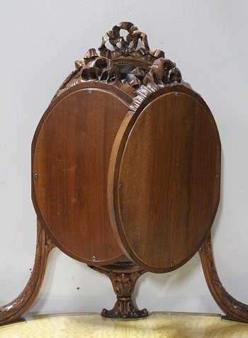 Atypical Rognon Dressing table in solid Walnut, Louis XVI style - Early XXth century