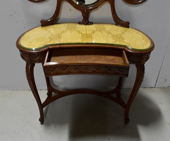 Atypical Rognon Dressing table in solid Walnut, Louis XVI style - Early XXth century