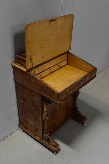 Small Davenport Walnut Desk, England, Victorian - 19th century