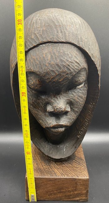 CARVED WOODEN BUST 1980