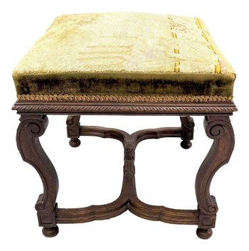 Tabouret De Style Louis XIV Recouvert De Tapisserie