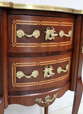 Small Mahogany Chest of Drawers, Transition Louis XV / Louis XVI style - Late 19th century