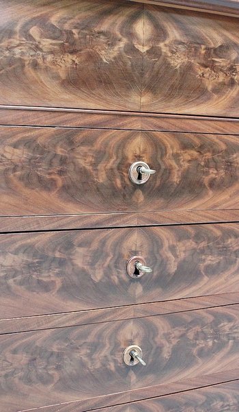 Rare Small Chest of Drawers, in Burl Mahogany Veneer - Late 19th Century