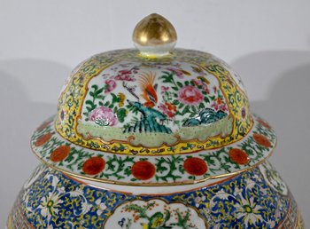 Important Porcelain Vase, Canton - Late 19th Century