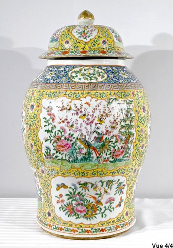 Important Porcelain Vase, Canton - Late 19th Century