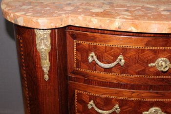 Commode rognon de style Louis XV en marqueterie vers 1900