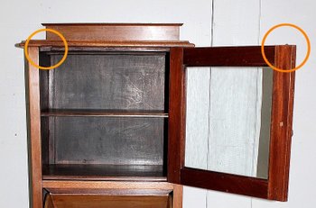 Petit Meuble Vitrine et Porte-Revue – 1920