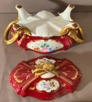 Grand Soupière en porcelaine Style Louis XV 