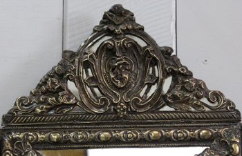 Petit Miroir en Laiton Repoussé, style Louis XIV, époque Napoléon III – XIXe