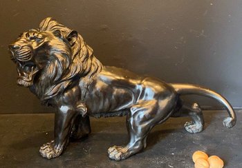 Lion marchant en bronze