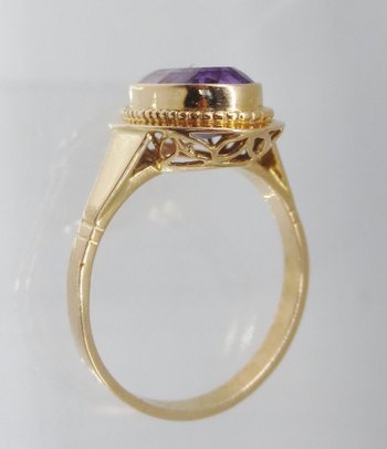 Ring, Gold And Amethyst.