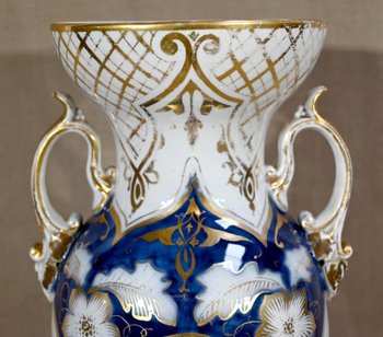 Important Bayeux Porcelain Vase - Late 19th Century