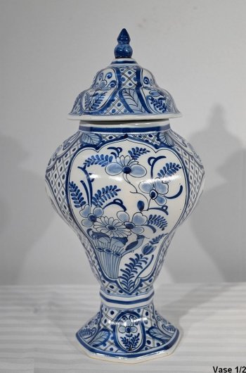 Paire de Vases en Faïence de Delft – Début XXe