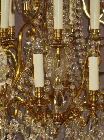 15-Light Chandelier In Gilt Bronze And Crystals.