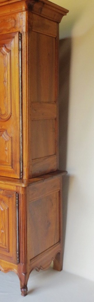 Credenza doppia in noce, XVIII secolo.