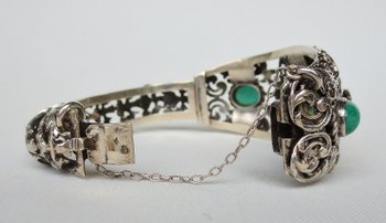 Bracciale in argento massiccio del XIX secolo.