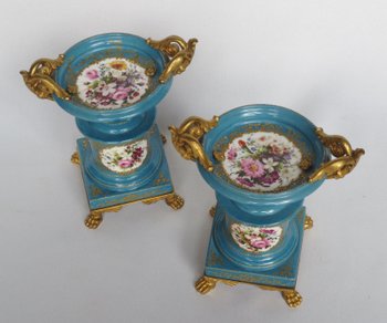 Cassolette En Porcelaine, Attribuées à Jacob Petit.