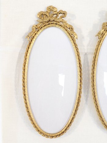 Set of 3 oval frames in gilded brass in the LOUIS XVI style