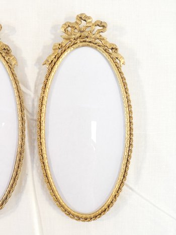 Set of 3 oval frames in gilded brass in the LOUIS XVI style