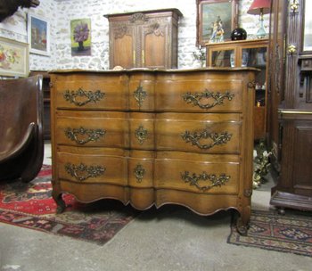 Louis XV chest of drawers