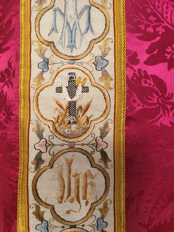 Chasuble in cherry red damask and embroidery, 19th century