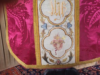 Chasuble in cherry red damask and embroidery, 19th century