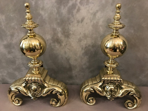 Coppia di grandi candelabri in ottone lucido di modello olandese del XIX secolo