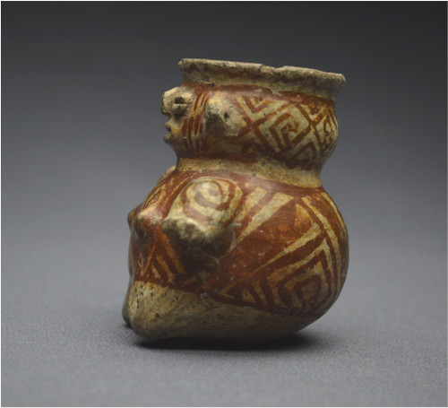 Mexico, 800 - 1500 A.D., Huastec culture, Small anthropomorphic potion vase, Ceramic with cream and coffee red slip