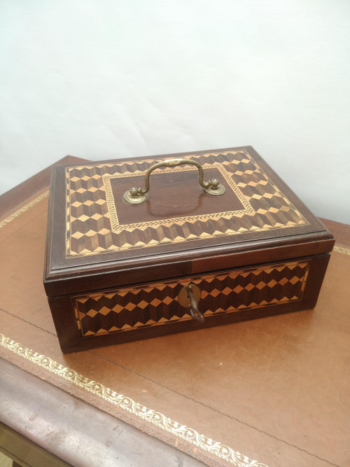 Coffret marqueté