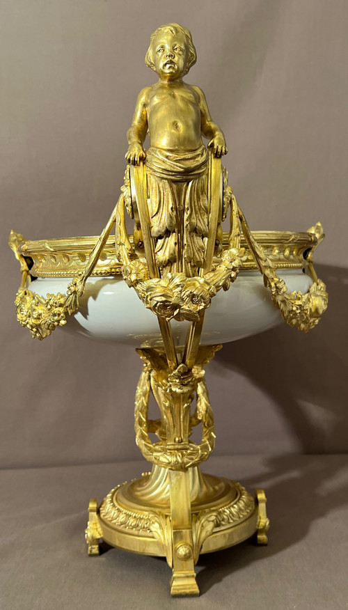 Large Cup Center Of Table in Porcelain of Paris And Chased Bronze Gilded XIXth